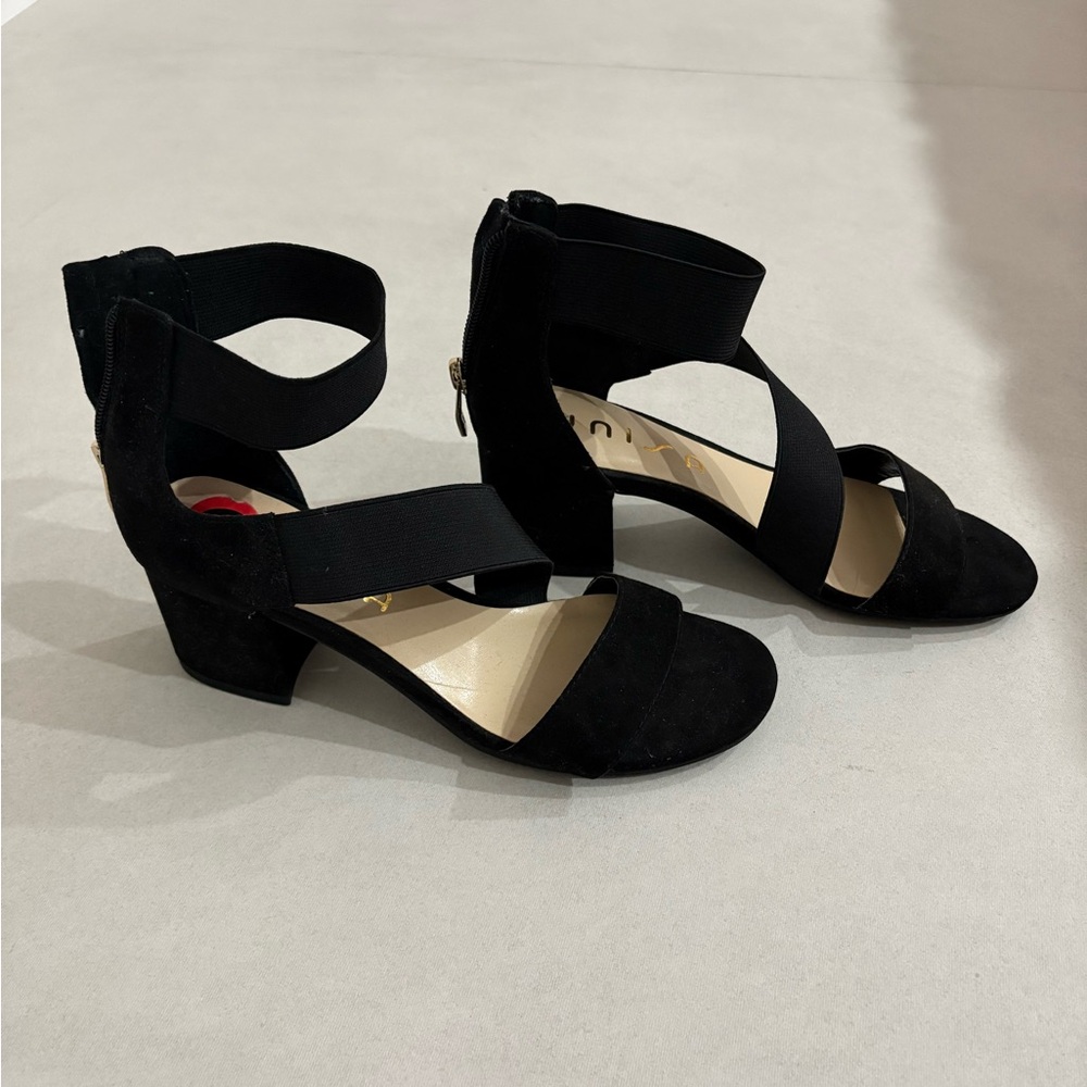 Chic Black Strappy Heels
